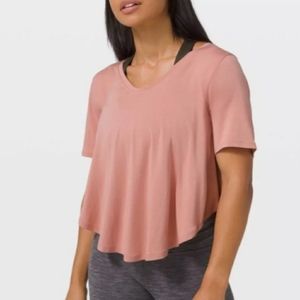 Lululemon pink top size 6